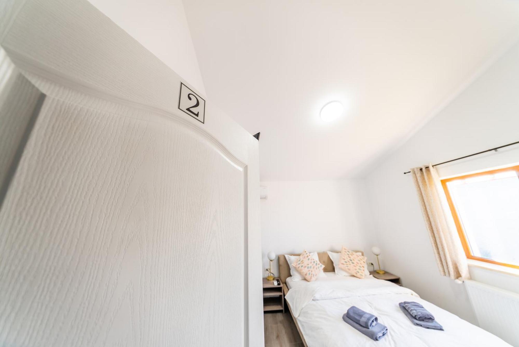 La Casa Blanca Apartment Vladimirescu Екстериор снимка